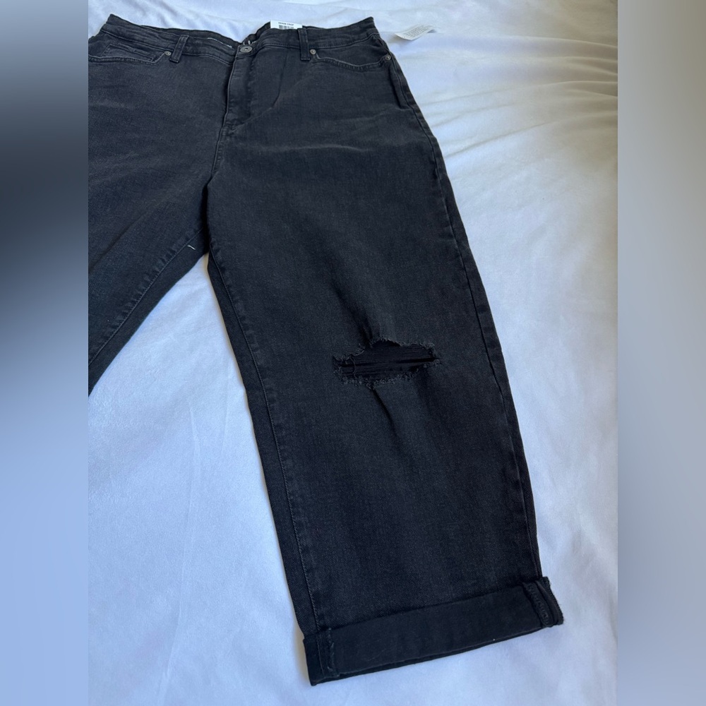 Style & Co. Black Ripped Capris - Picture 4 of 10